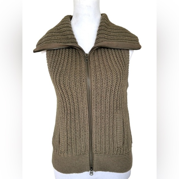American Eagle Outfitters Jackets & Blazers - American Eagle Y2K Cable Knit Sweater Vest Sz M Chunky Wool Boho Hippie Granola